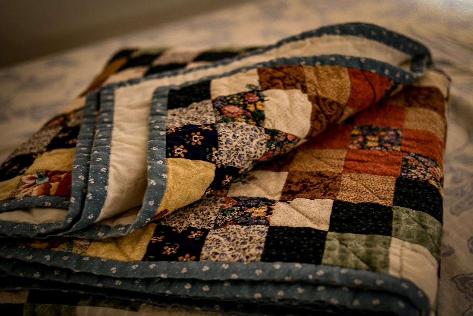 Folded patchwork quilt